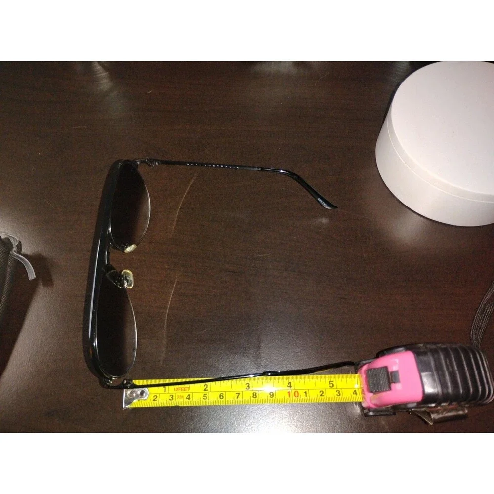 Quay Australia High Key 111 Aviator Sunglasses Black Gradient w/ Case Very Good